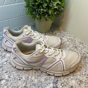 Ryka women’s white tennis shoes size 8